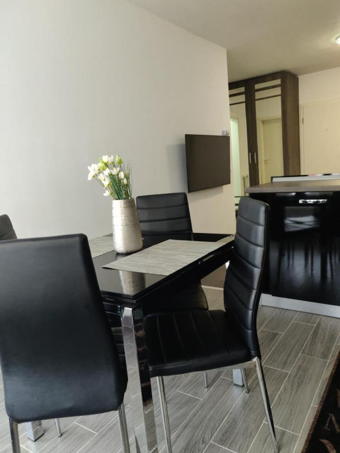בראשוב Avangarden Apartment מראה חיצוני תמונה